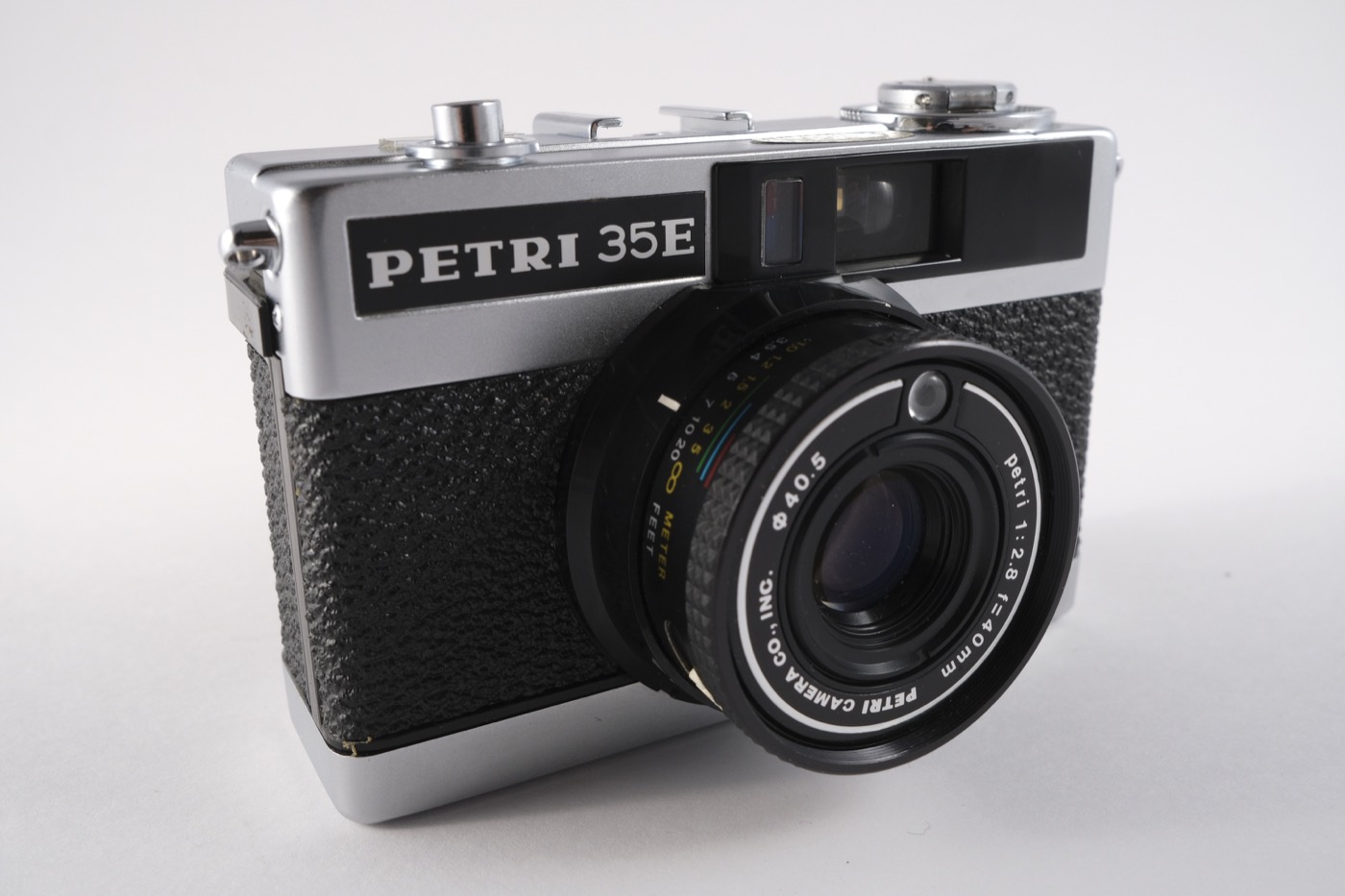 Petri 35E camera