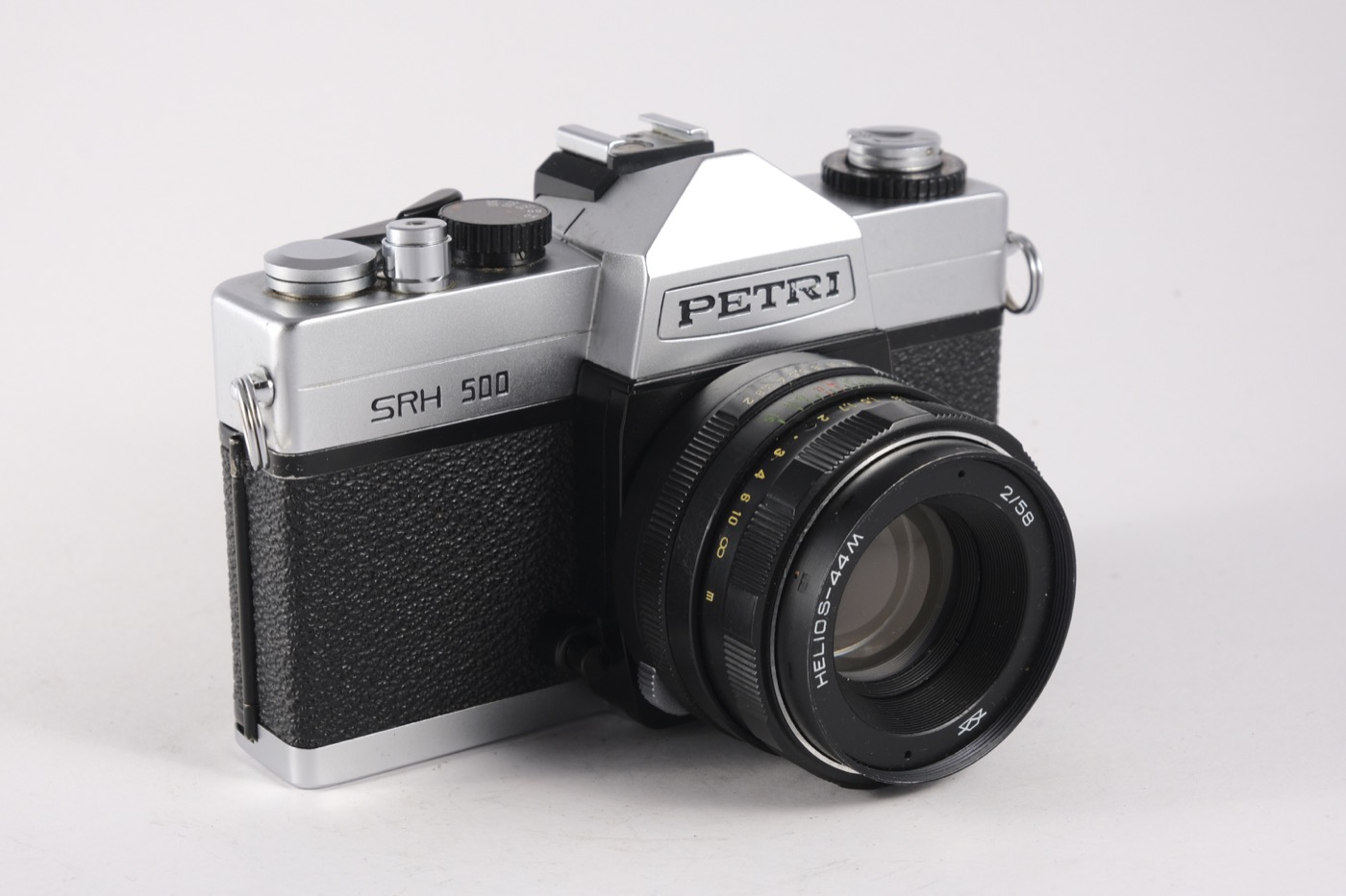 Petri SRH 500 camera with Helios 44M lens