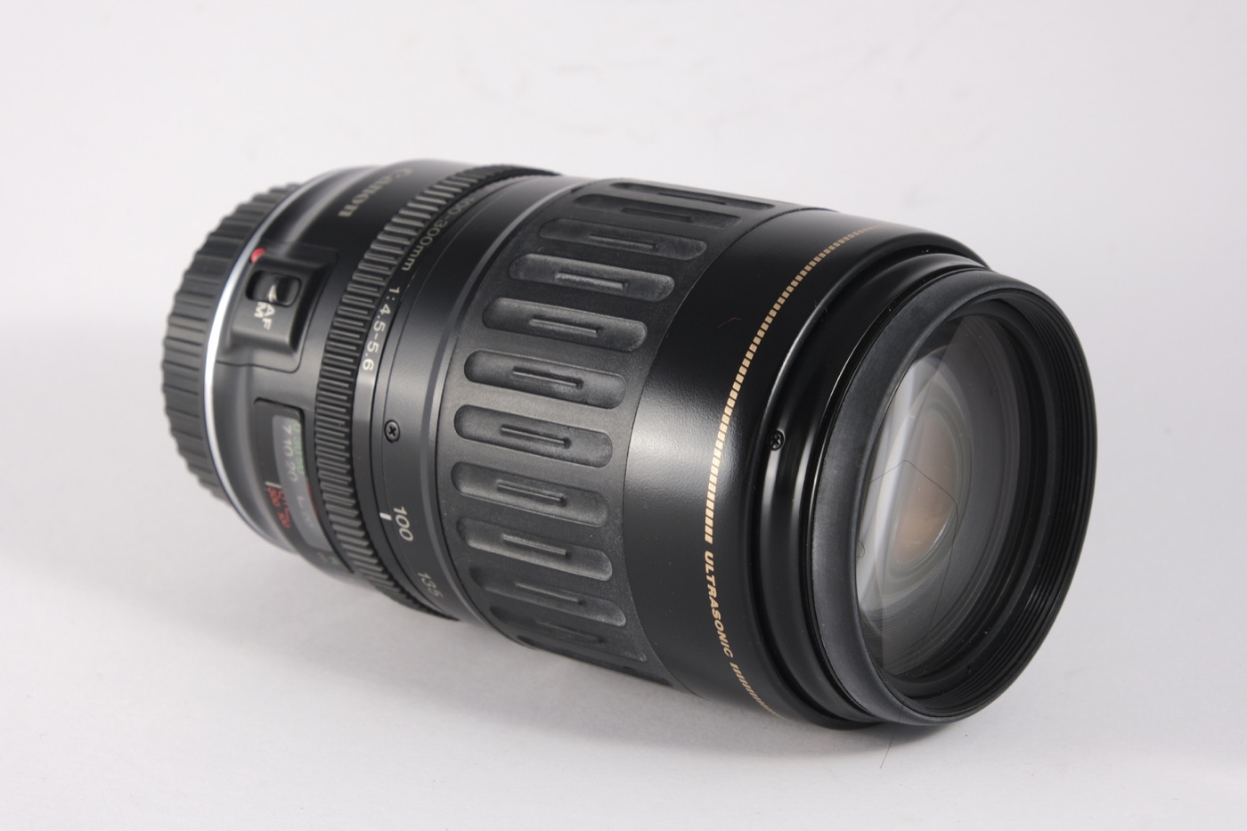 Canon EF 100-300mm f/4.5-f/5.6 USM zoom lens